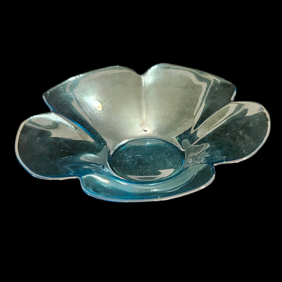 Vintage Blue Glass Flower Shaped Bowl 6" Petal Design Retro Tableware - Picture 1 of 3